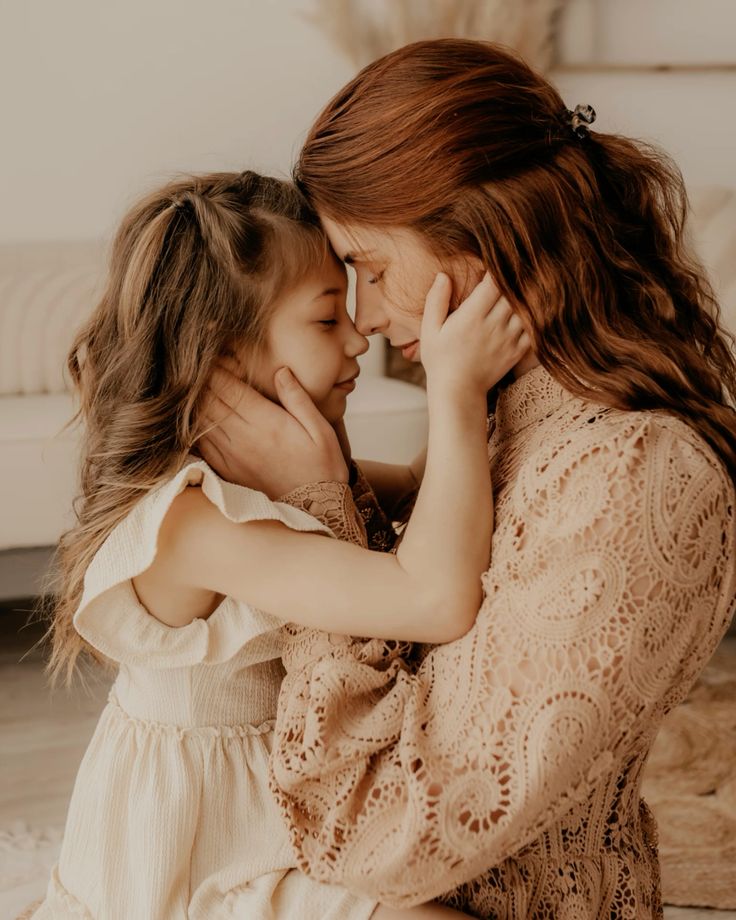GẮN BÓ AN TOÀN MẸ ÔM CON